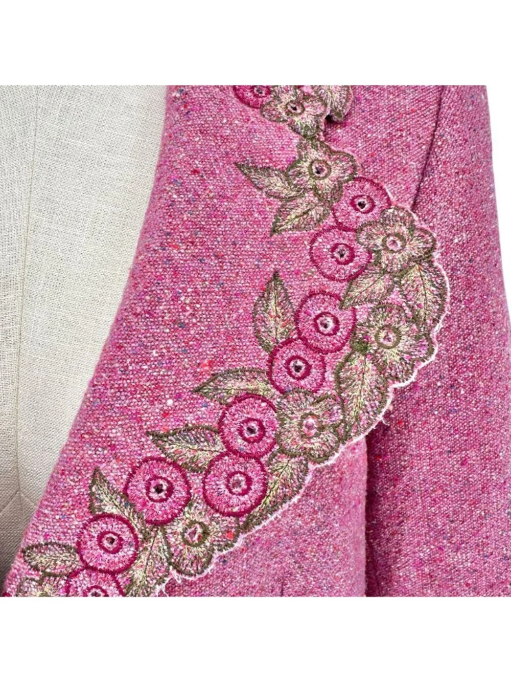 Carmen Marc Valvo Blazer Jacket Womens Sz 10 Pink Wool Blend Embroidered Floral - Picture 3 of 10